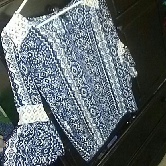 Beautiful Rue 21 shirt - Picture 2 of 4